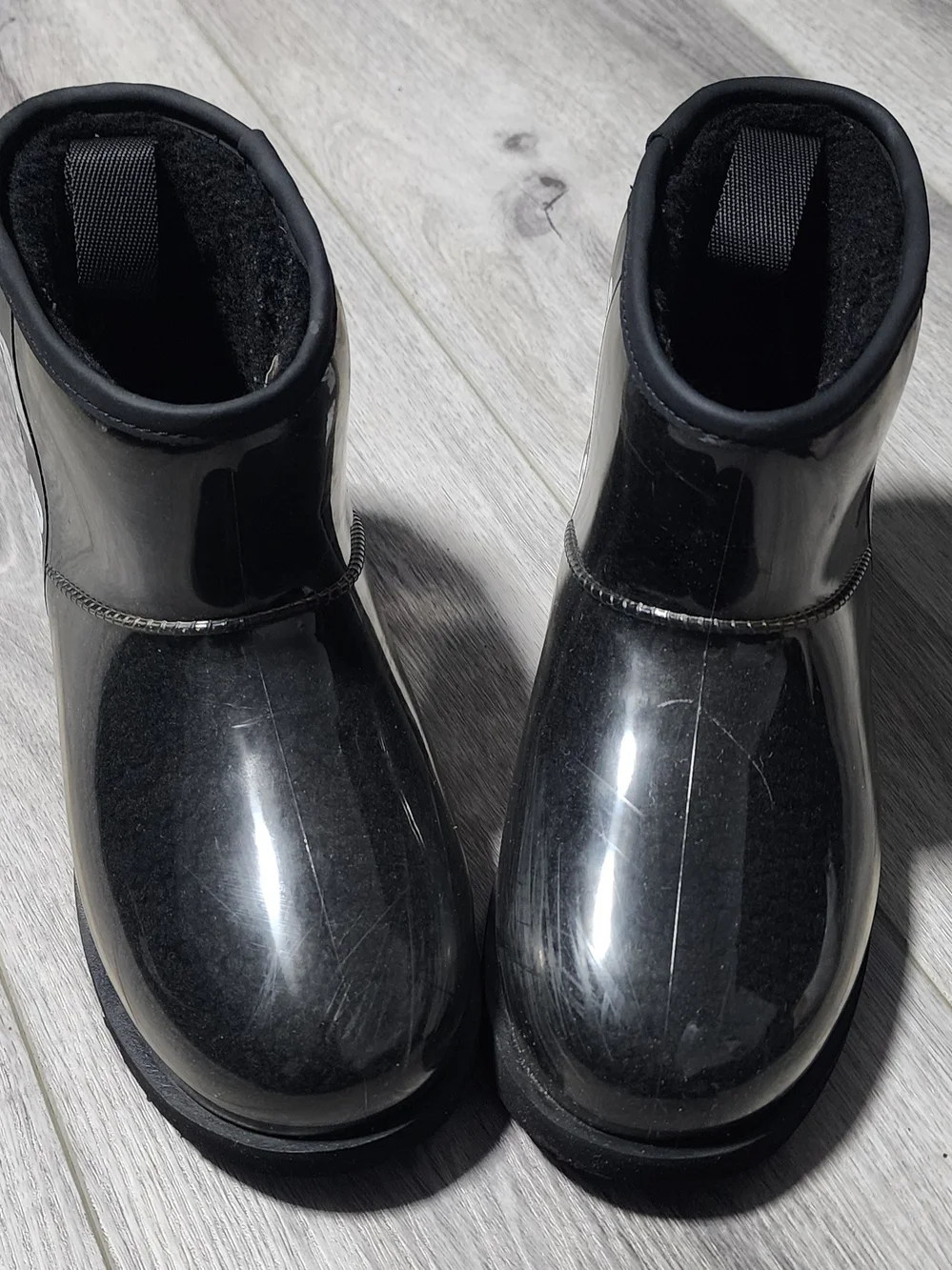 UGG Classic Clear Black Waterproof Mini Boots W/ Sheepskin Lining Womens Size 6